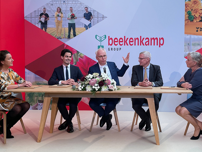 Energy Transition Greenhouse Horticulture Covenant signed at Beekenkamp Group