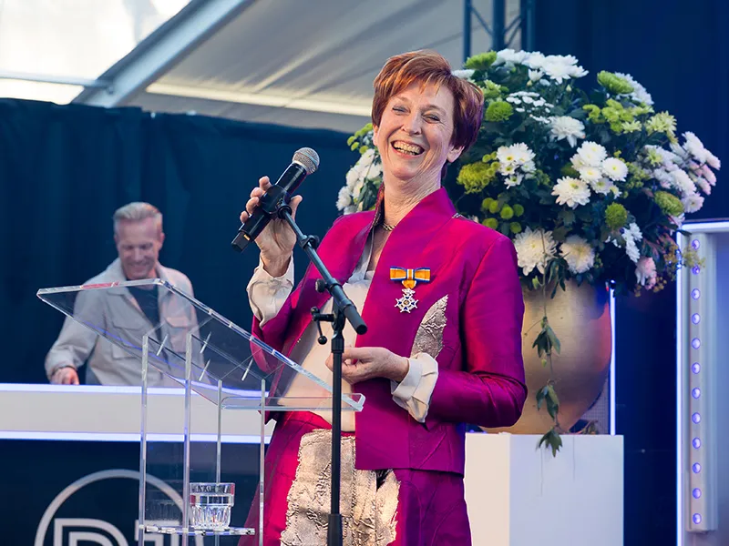 An Beekenkamp geridderd in de Orde van Oranje-Nassau